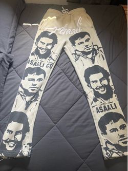 Asaali sweats