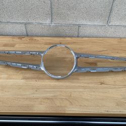 2015-2016 MERCEDES C300 C-CLASS FRONT GRILLE MOULDING TRIM OEM