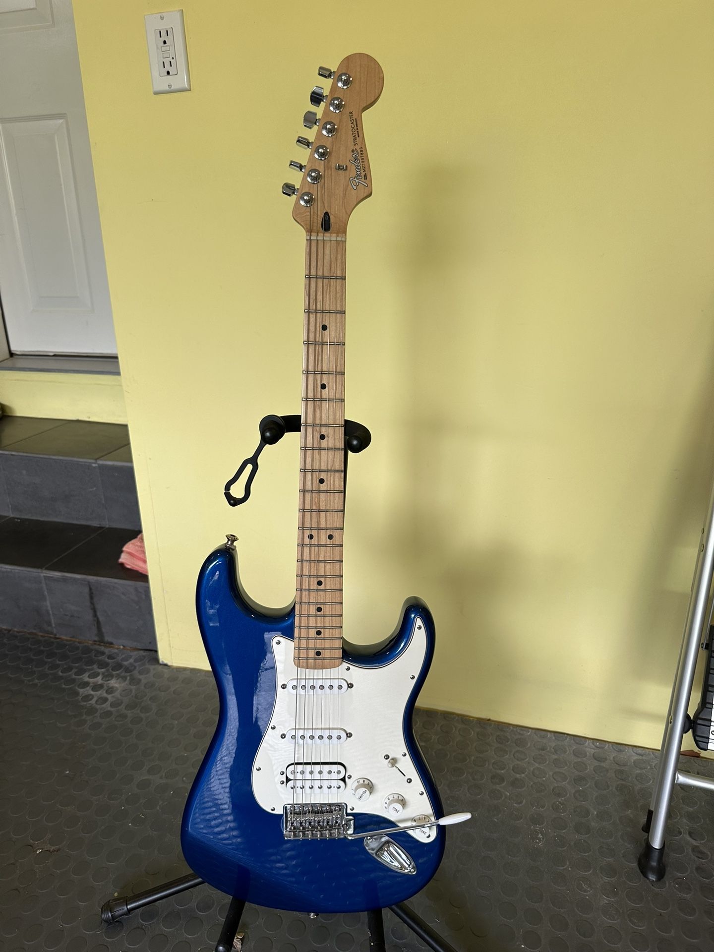 Fender Stratocaster HSS Guitar