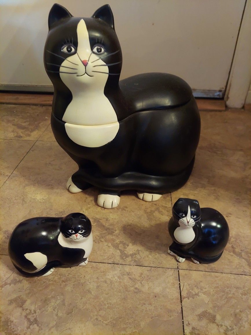 Warren Kimble Cat Cookie Jar And Matching Salt N Pepper Shakers
