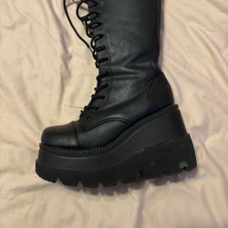 Demonia Shaker Boots