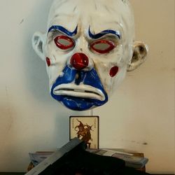 The dark knight Joker Bank robbery clown "Bozo"  mask and Glock 18 dummy replica set