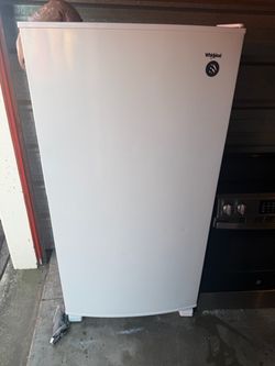 Upright freezer 30 day warranty 30 dias de garantia
