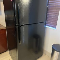 GE Refrigerator 