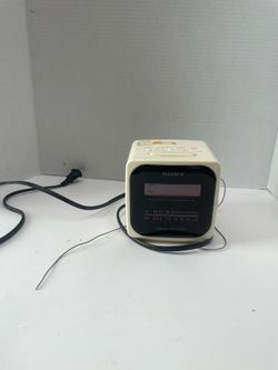Sony Dream Machine AM/FM Alarm Clock Radio White Model ICF-C121 TESTED