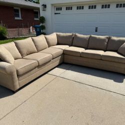 Sectional Couch 