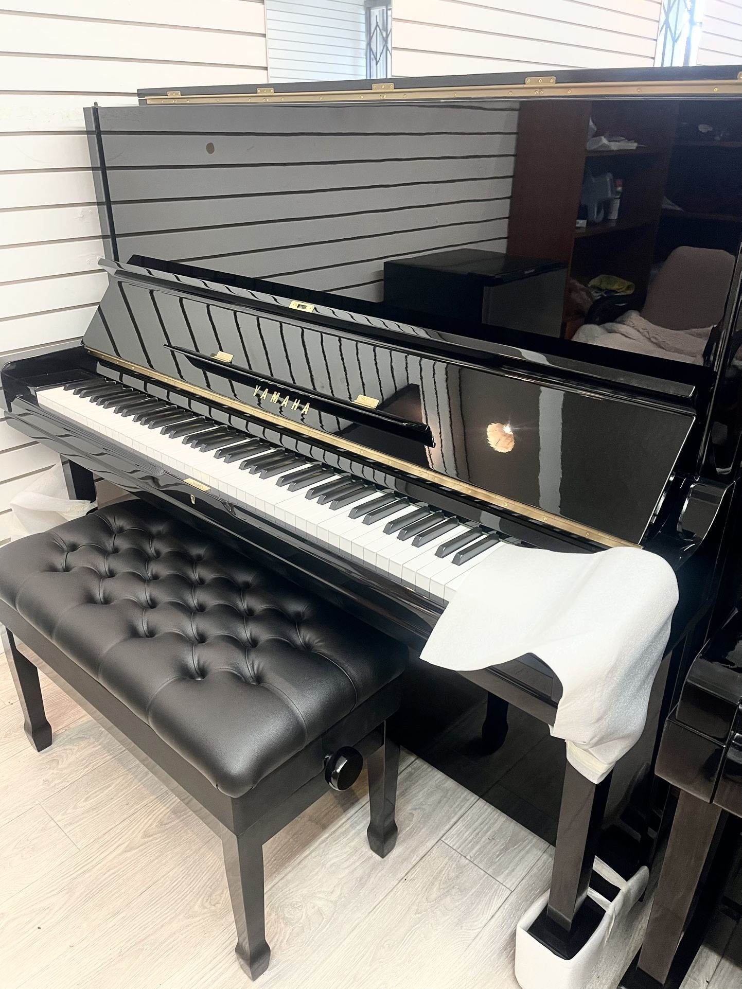 Like New Yamaha U3 Upright Piano Free Delivery And Tuning Plus New Bench