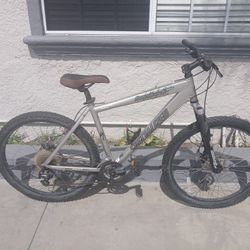 Men's 26" Aluminum Specialized Hardrock Pro Mountain Bike With Disc Brakes 