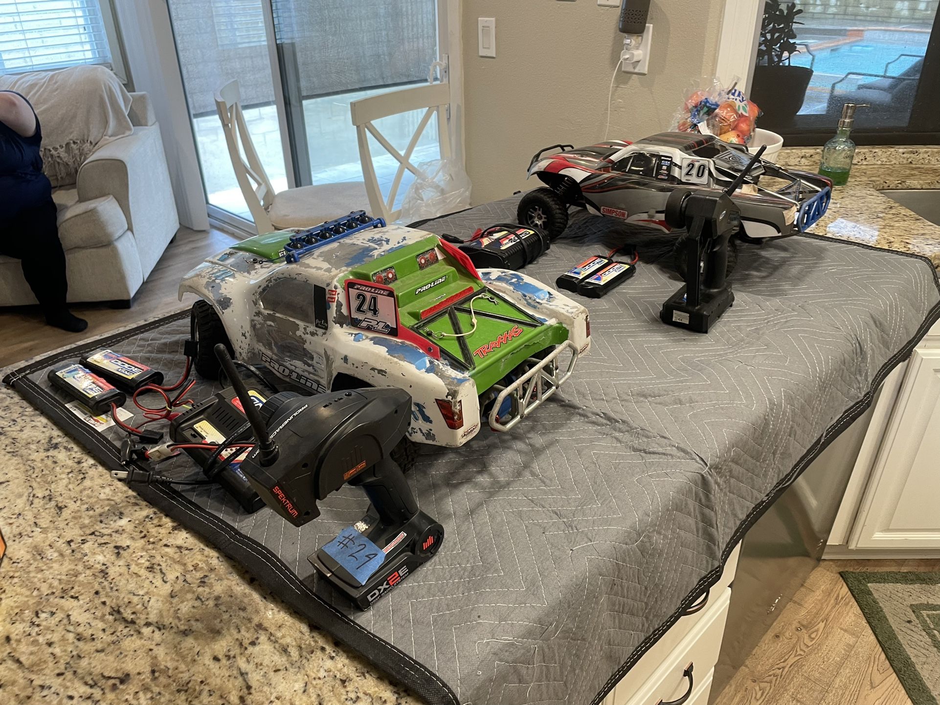 2 Traxass Slash 2wd Rc Cars