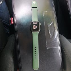 Apple Watch Series 7 With Charger 