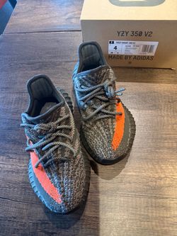 Yeezy 350 Authentic size 4