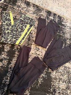 Women’s leggings size medium bundle 4 pairs