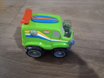 Little Tikes Spark Racerz Rad Beach Van