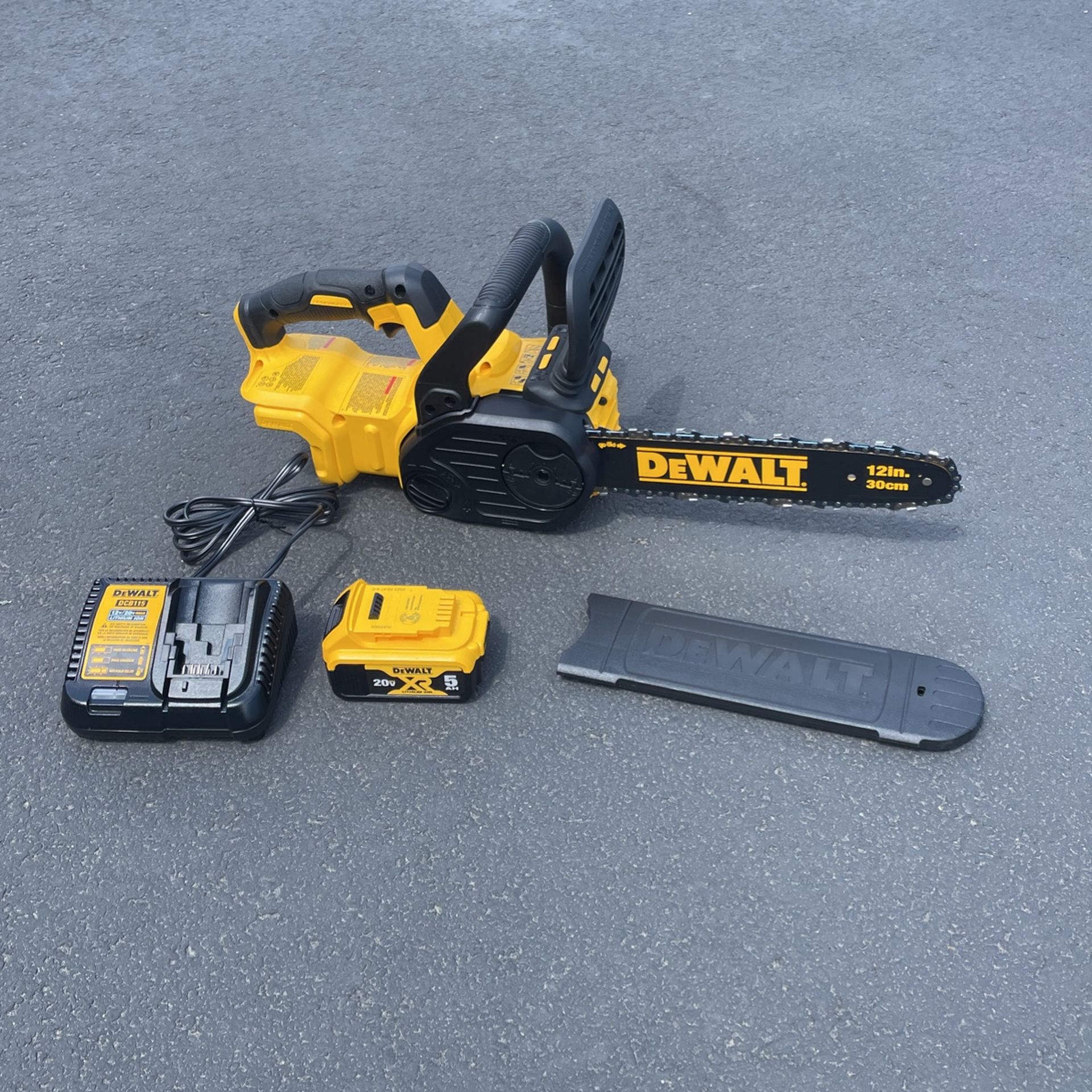 DEWALT 20V MAX 12in. Brushless Cordless Battery Powered Chainsaw Kit with (1) 5 Ah Battery & Charger