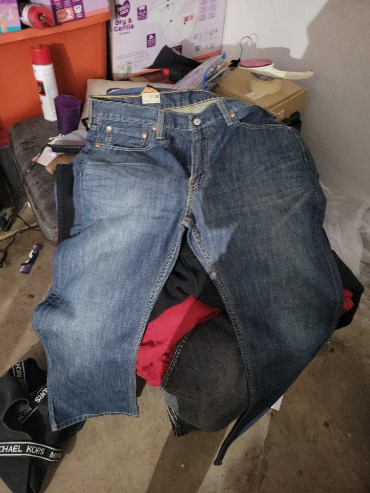 Levis