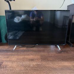 📺 TCL 49” 4K Roku Smart TV (Model: 49S405) – Great Condition!