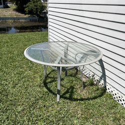 Aluminum patio table, picnic table, good shape