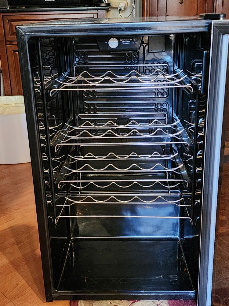 Wine Refrigerator Magic Chef