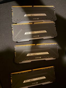 DDR4 Ram 32gb 8x4 Corsair  Vengeance