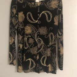 QTwo piece ladies long sleeve top and skirt size small beautiful outfit