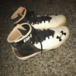 Baseball cleats