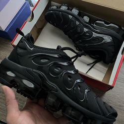 Nike Vapormax/ Mens 8 , 8.5 , 9.5 , 10 , 11 , 12 ,13