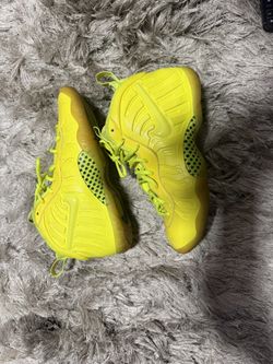 Grade School Nike Size 7Y