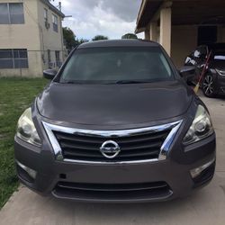 2014. Nissan Altima S 