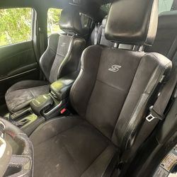 Chrysler 300 Front Seats For Sell
