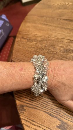 Vintage 1960's Chrystal beaded Bracelet Expandable 