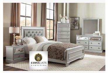 New Luxury Beautiful Bedroom Suite Set