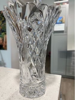 Fifth Avenue Crystal vase LTD