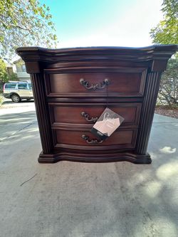 Signature Design by Ashley Nightstand