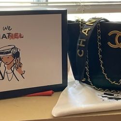 Black Tote Bag With Gold Details 