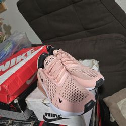 Nike 270