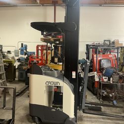 Crown Reach Forklift 