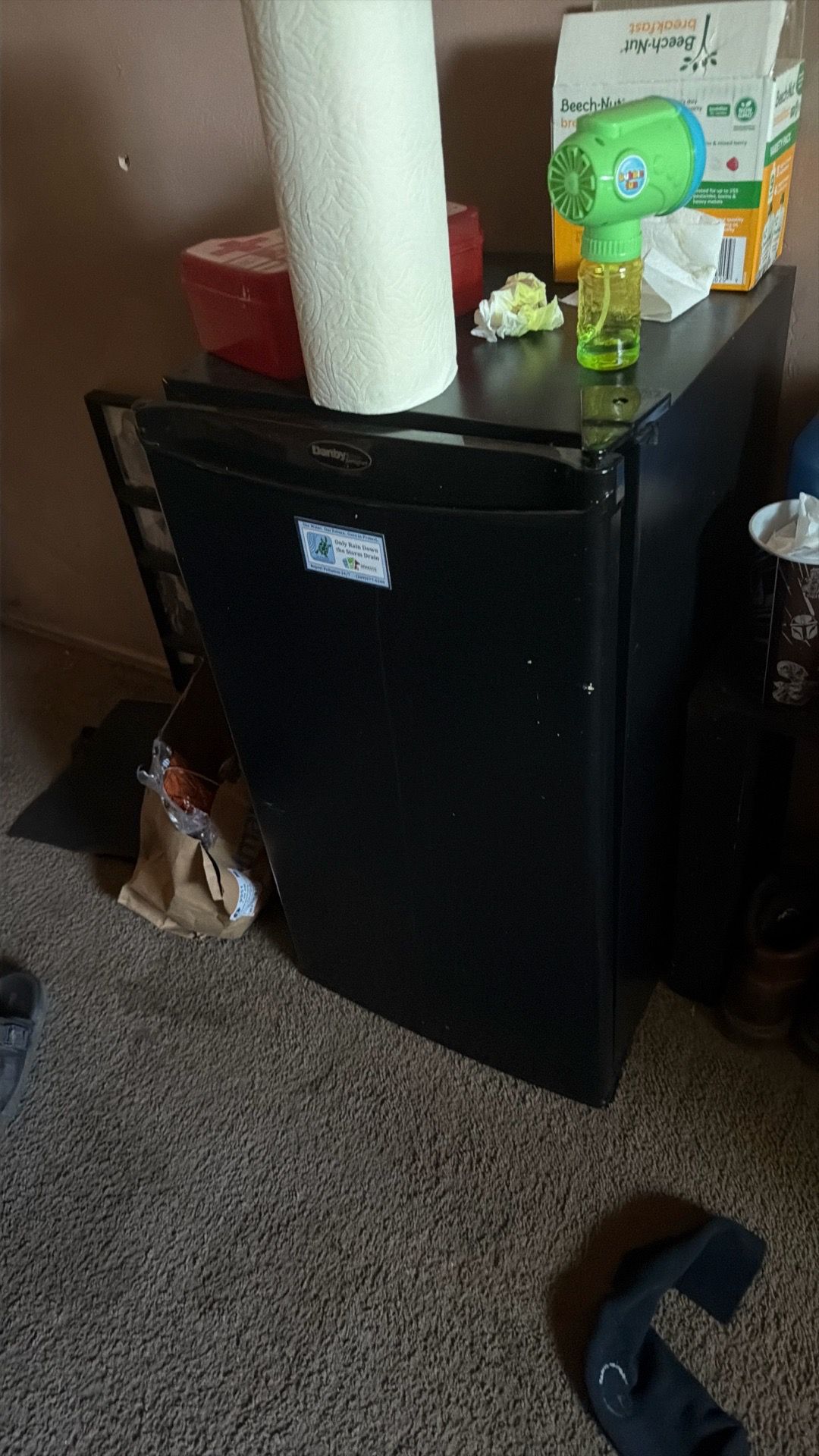 Mini fridge