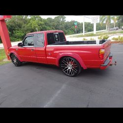 Mazda B3000 Year 2001 ( No Have Compresión In The Motor)