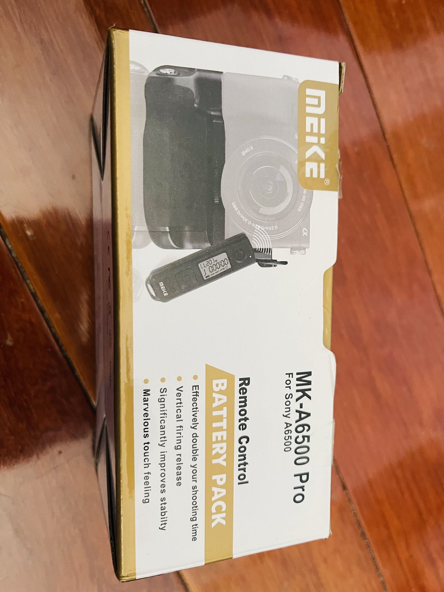 Meike MK-A6500 Pro With Remote Control Battery Pack