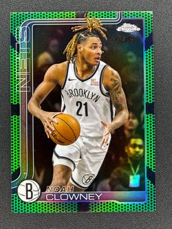 2025 Topps Chrome NOAH CLOWNEY #23 GREEN BASKETBALL REFRACTOR #d/99 BROOKLYN