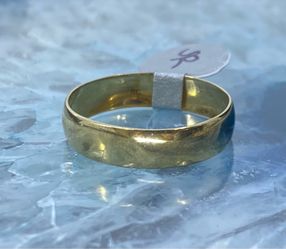 $300 Yellow Gold Band Ring