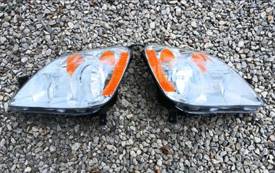 2005.  2006.   Honda CRV headlamp assemblies