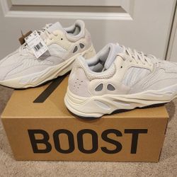 Yeezy Boost 700