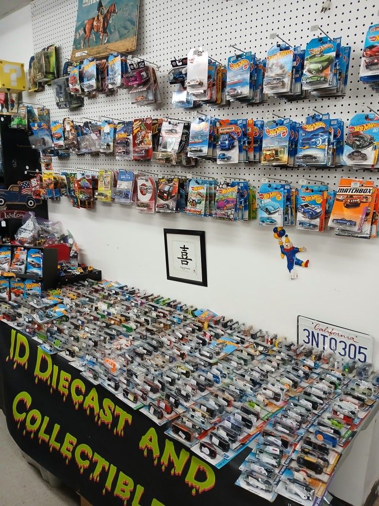 Hot wheels, Model Cars, Toys, Pokémon, Trains, Bobble Heads