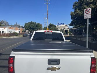 Trifold Hard Bedcovers For Trucks Tapaderas’para Trocas 