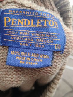 1990s Y2k Pendleton sweater 100 percent wool medium size