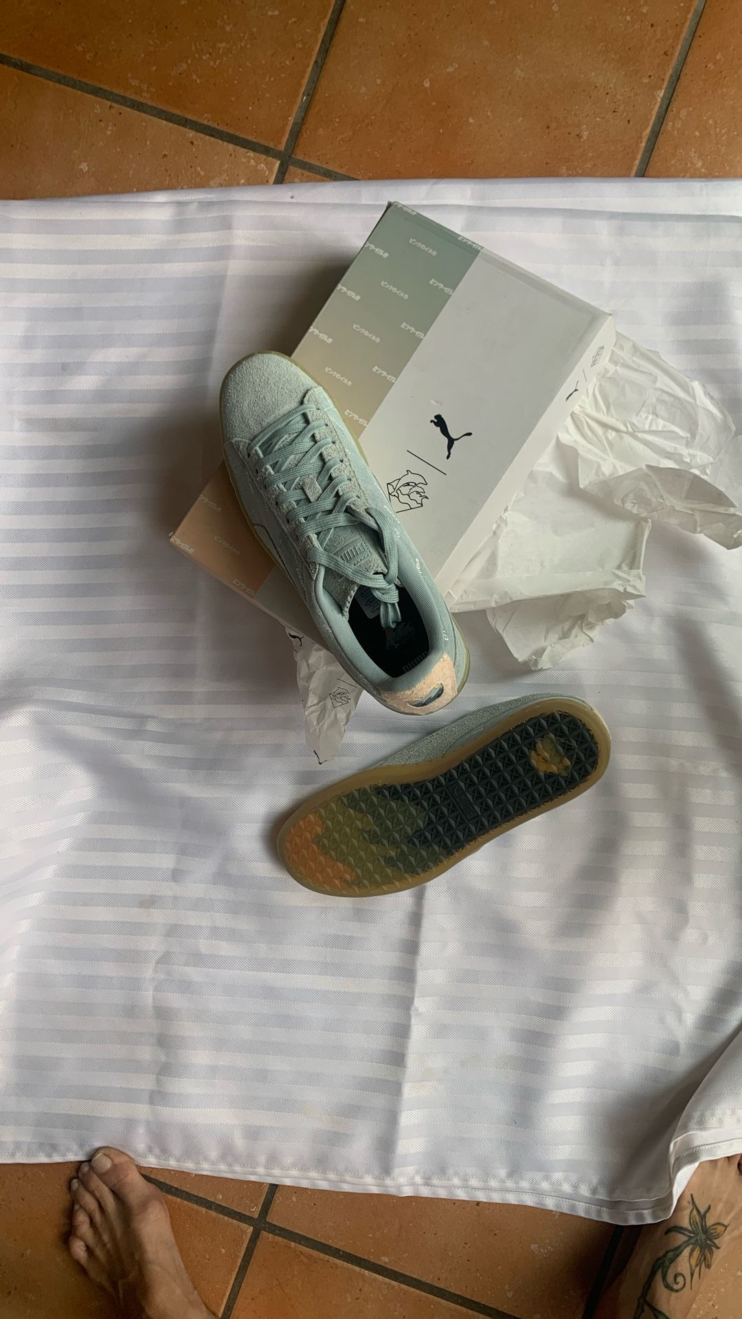 Pink Dolphin Men’s Puma Sneakers NEW