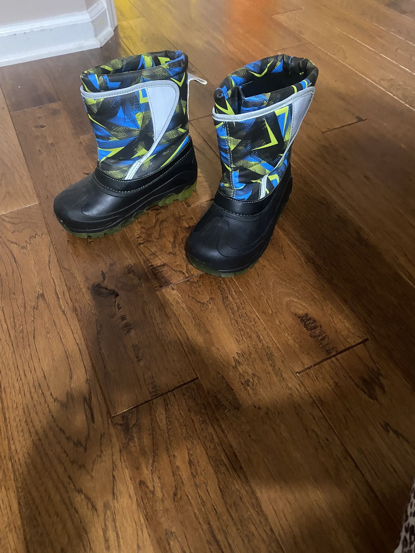 Snow Boots With Light Size 13/1