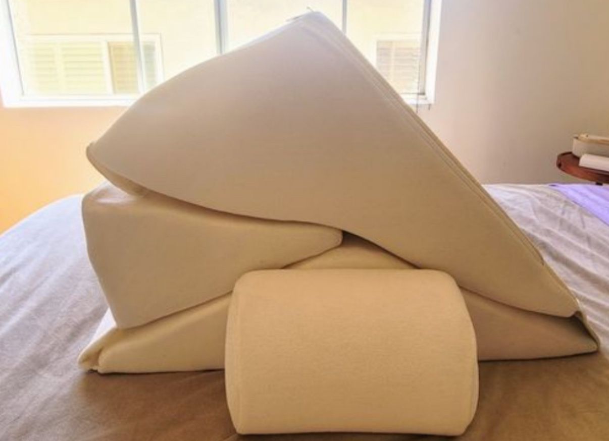 Wedge Pillow: BackMax Foam Bed Wedge Body Cushion – Gently Used, Includes Storage Case
