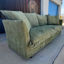 Brand NEW! Green Sofa 🟩 $249!!! 🚚  Delivery in AV 🚚